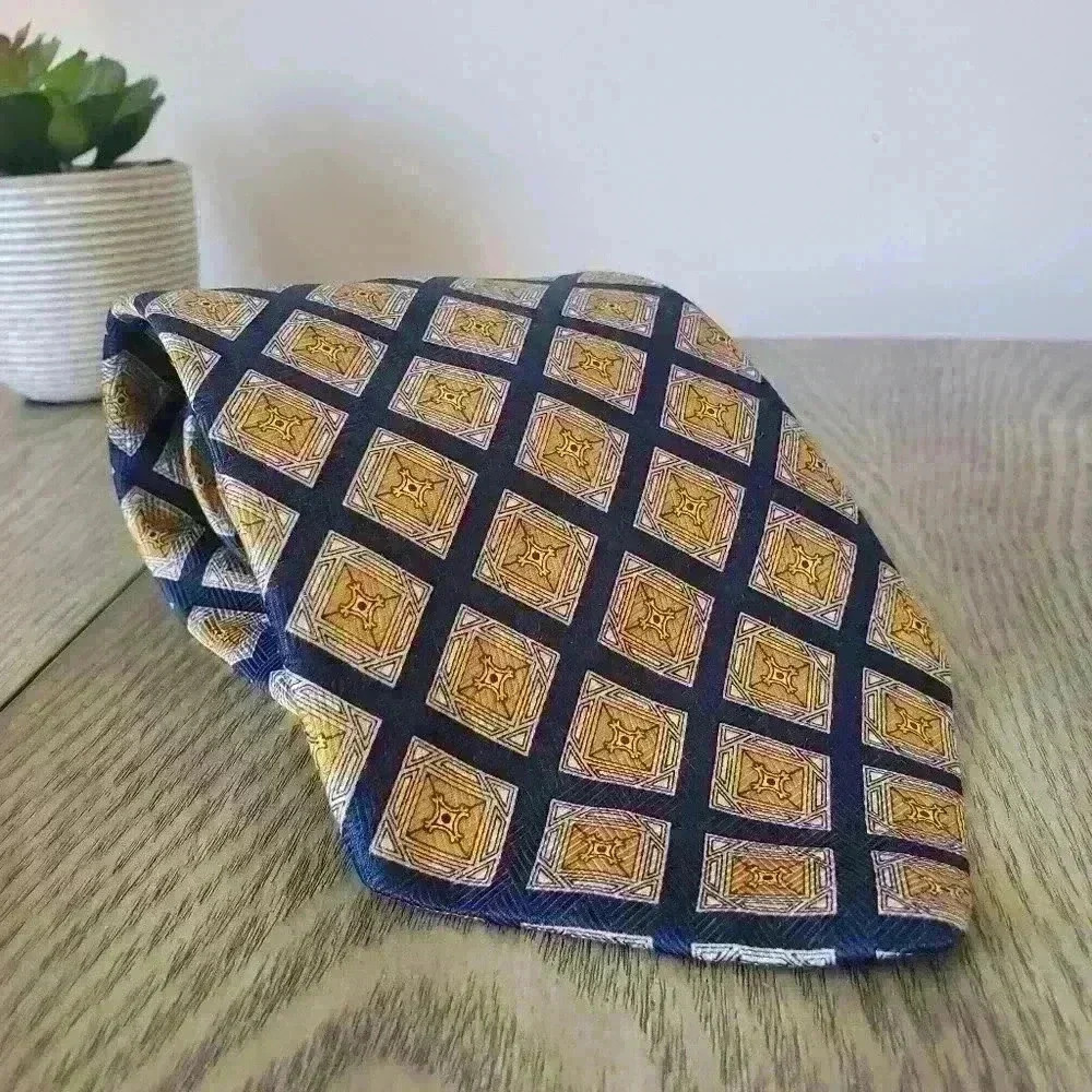 Pierre Cardin tie. 100% silk